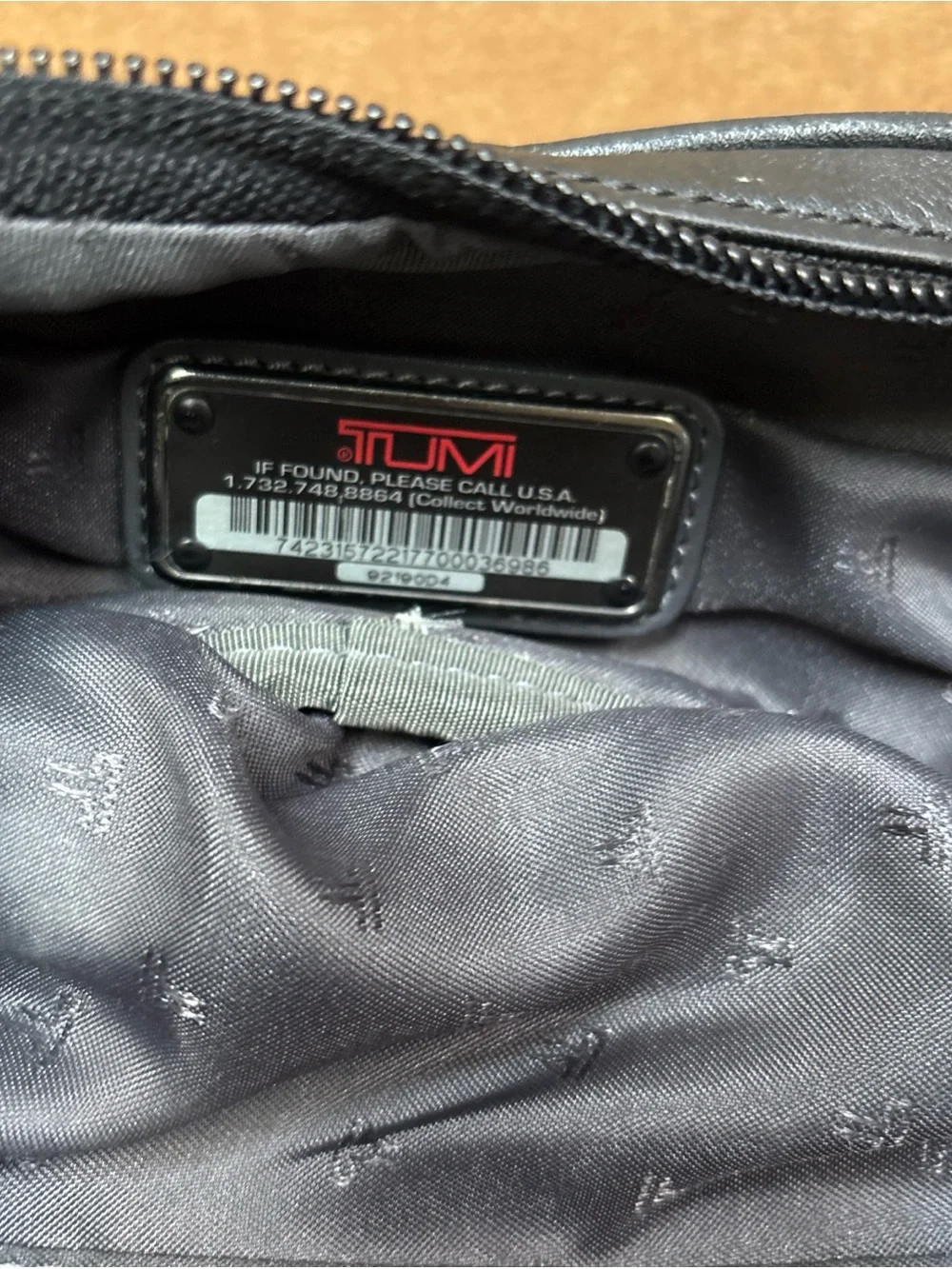 Tumi Black Zip Men's Toiletry Dopp Leather Bag Travel Missing Front Emblem